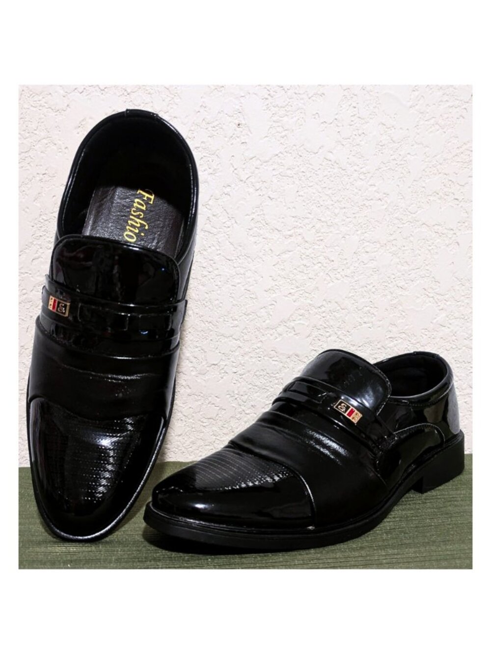 Men’s Black Patent Leather Look Dress Loafers Formal Suit Shoes EU 41 / US 8